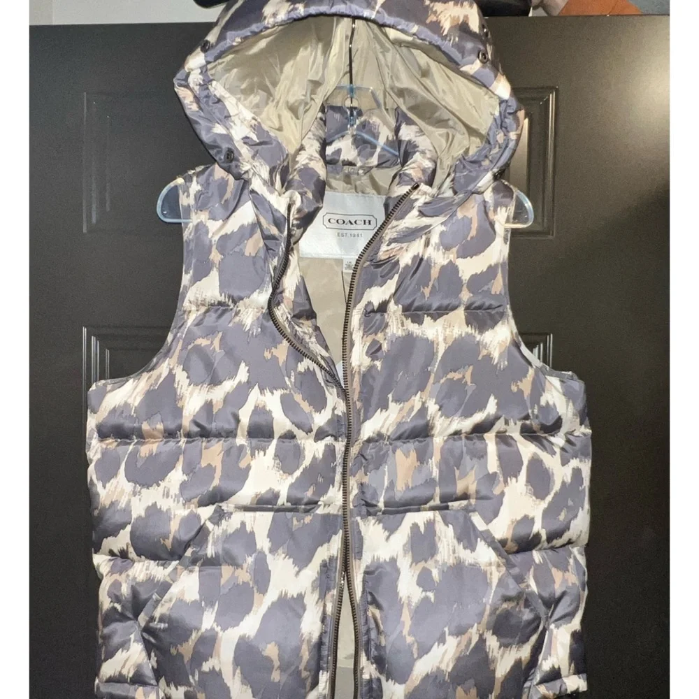 COACH Signature NWT Leopard Puffer Vest Faux Fur Removable Hood Women Sz Large - Picture 14 of 14